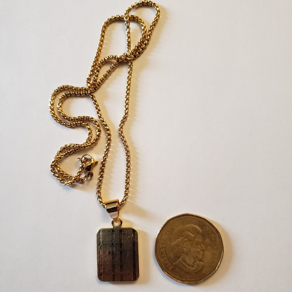 Gold Filled Letter E Pendant 18” Long Necklace - Picture 4 of 5